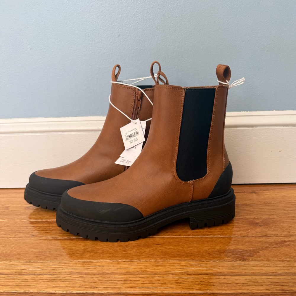 NWT American Eagle brown and black womens boots